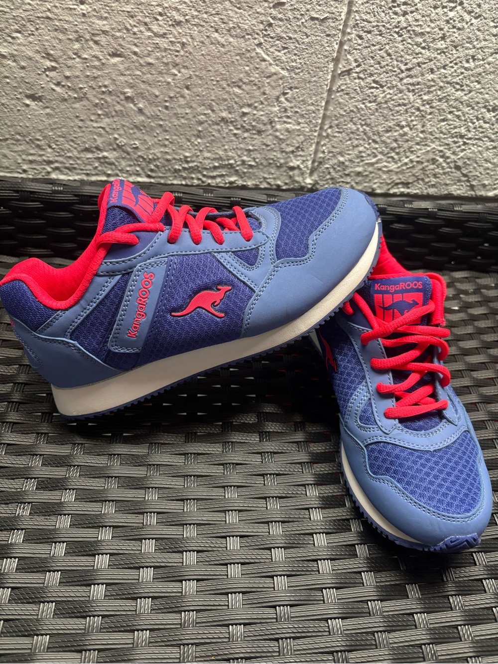 Kangaroos Size 3. Blue and Bright Coral. Athletic Sneakers